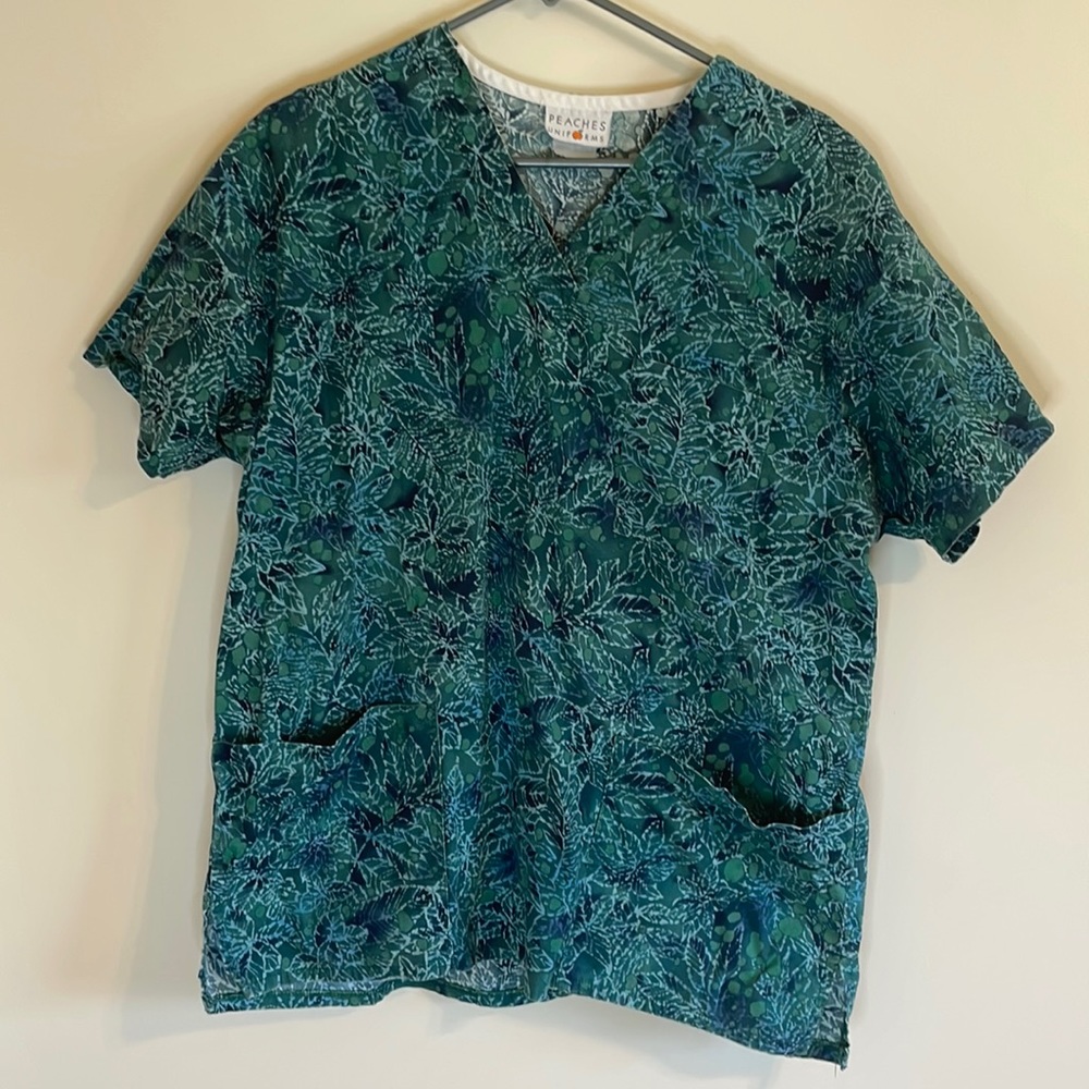 Peaches Uniforms Scrubs Womens Large Green Leaf Splatter Design